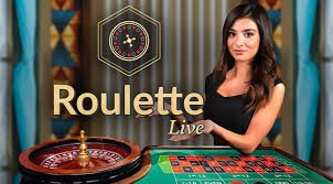 Dealer Baccarat Live Casino Neraka33 Dealer profesional di meja baccarat live casino